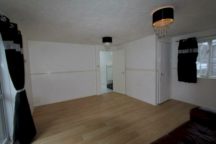 3 Bedroom Terraced House To Rent In Pendall Close, New Barnet, EN4