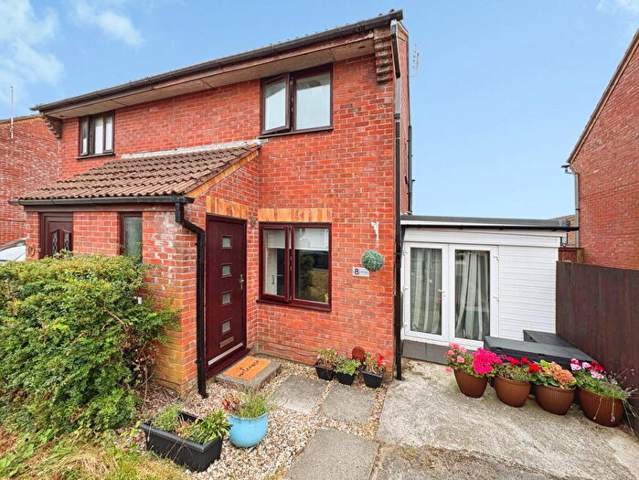 2 Bedroom Semi-Detached House For Sale In Laburnum Drive, Porthcawl, CF36