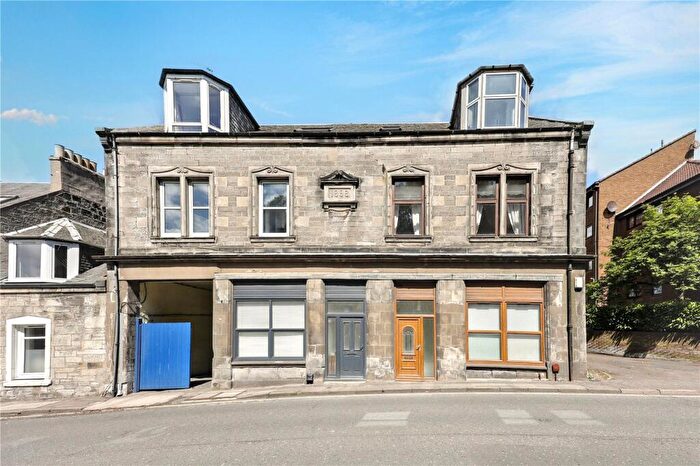 3 Bedroom Flat For Sale In Pittencrieff Street, Dunfermline, Fife, KY12