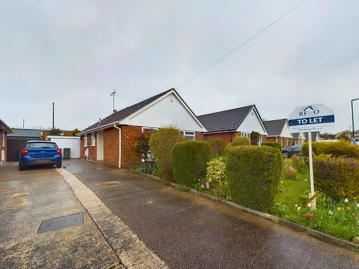 2 Bedroom Bungalow To Rent In Long Meadow Road, Alfreton, DE55