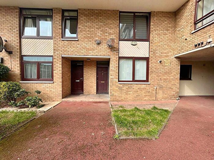4 Bedroom Maisonette For Sale In Collingwood Court, Washington, Tyne And Wear, NE37