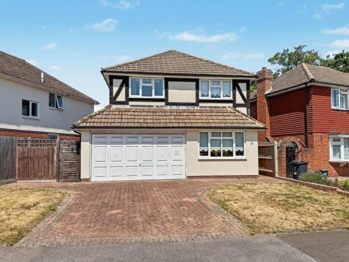 4 Bedroom Detached House For Sale In Buckingham Close, Petts Wood, Orpington, BR5