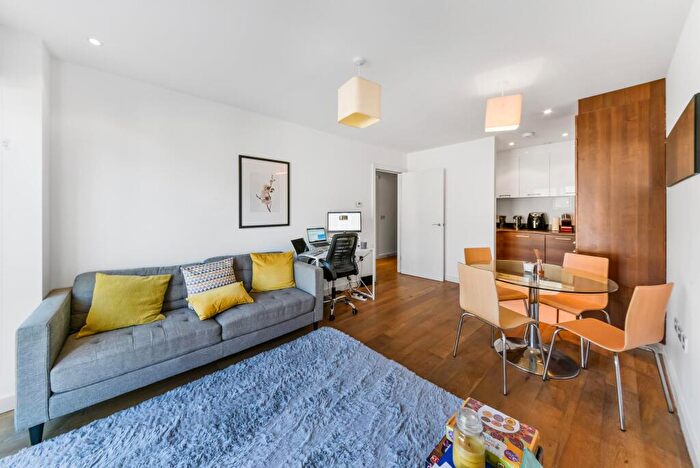 1 Bedroom Apartment For Sale In Forge Square, Canary Wharf, E14