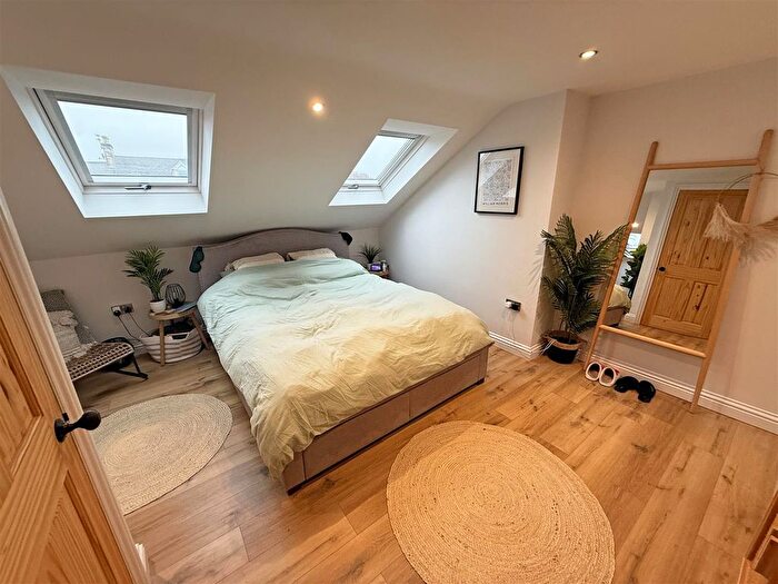 5 Bedroom Property To Rent In Waterloo Place, North Shields, Tyne And Wear, NE29