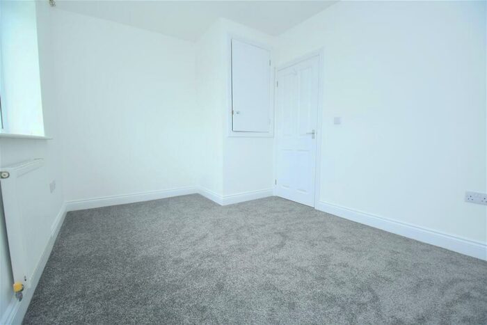 2 Bedroom End Of Terrace House To Rent In Eastwoodbury Lane, Southend-On-Sea, SS2