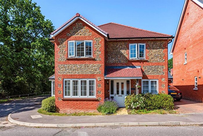 4 Bedroom Detached House For Sale In Merritt Way, Lovedean, PO8