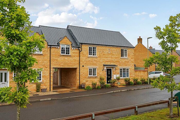 4 Bedroom Semi-Detached House For Sale In Chipping Norton, Oxfordshire, OX7