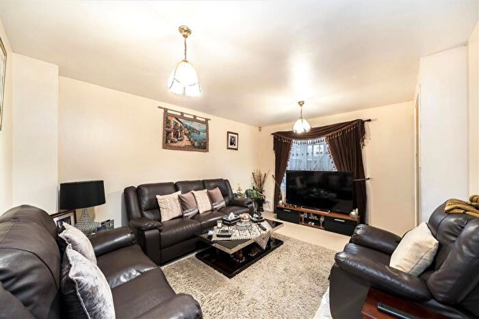 3 Bedroom House To Rent In Pear Close, New Cross, SE14