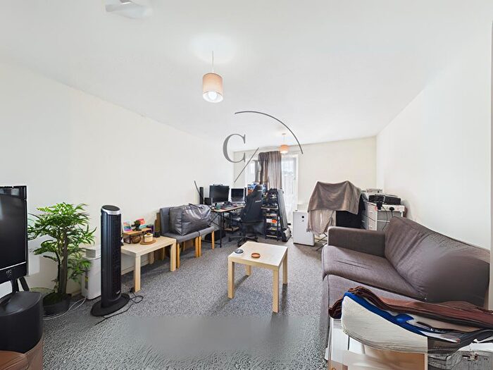 1 Bedroom Flat To Rent In Victoria Crescent, London, N15