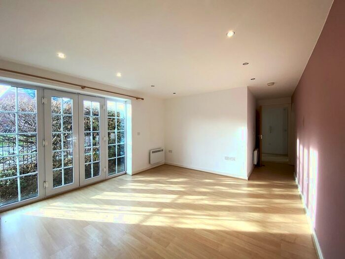 2 Bedroom Ground Flat To Rent In Birkby Close, Hamilton, Leicester, LE5