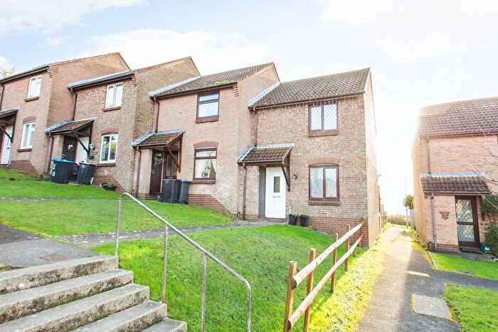 2 Bedroom Semi-detached House For Sale In Christchurch Way, Dover, CT16