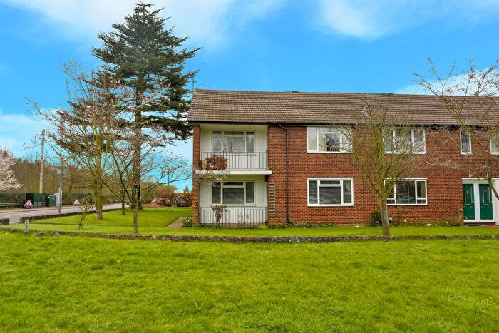 2 Bedroom Apartment To Rent In Lea Court, Ox Lane, Harpenden, Herts, AL5