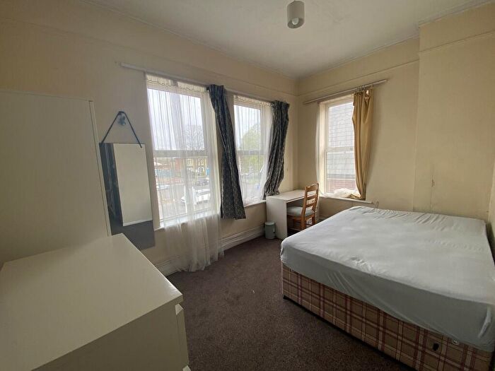 6 Bedroom Terraced House To Rent In The Avenue, Southampton, SO17