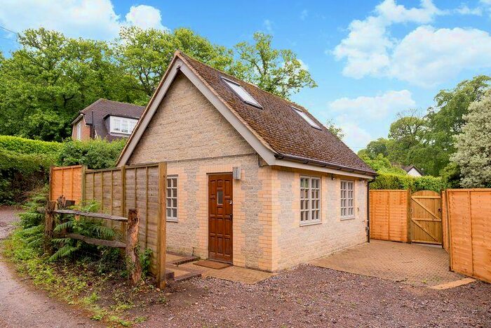 1 Bedroom Flat To Rent In Salt Lane, Godalming, GU8