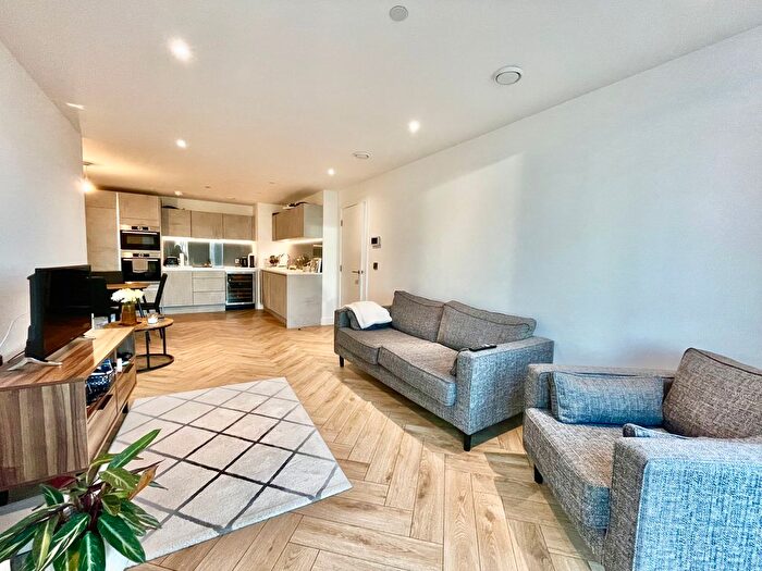 2 Bedroom Flat To Rent In Elizabeth Tower, Chester Road, M15