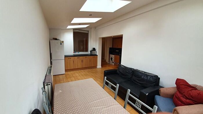 8 Bedroom Terraced House To Rent In St Marys Road, Oxford, Student Bedroom, OX4