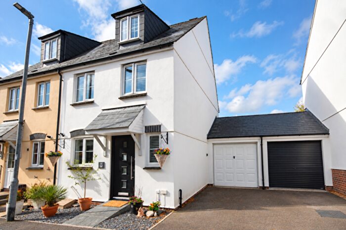 3 Bedroom Semi Detached House For Sale In Kestell Parc, Bodmin, PL31