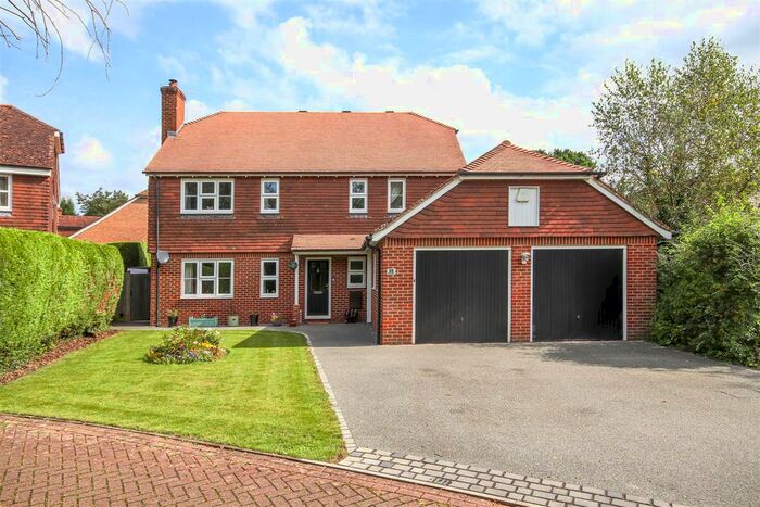 4 Bedroom Detached House For Sale In Well Close, Leigh, Tonbridge, TN11
