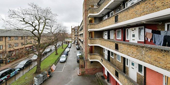 3 Bedroom Flat To Rent In Tent Street, London, E1