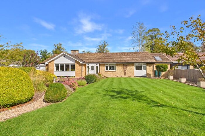 4 Bedroom Detached Bungalow For Sale In The Butts, Aynho, OX17