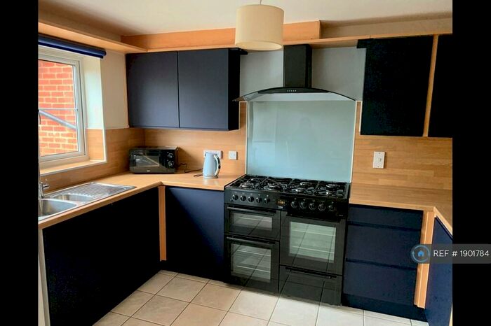 5 Bedroom Semi-Detached House To Rent In Pishmire Close, Norwich Near Uea, NR5