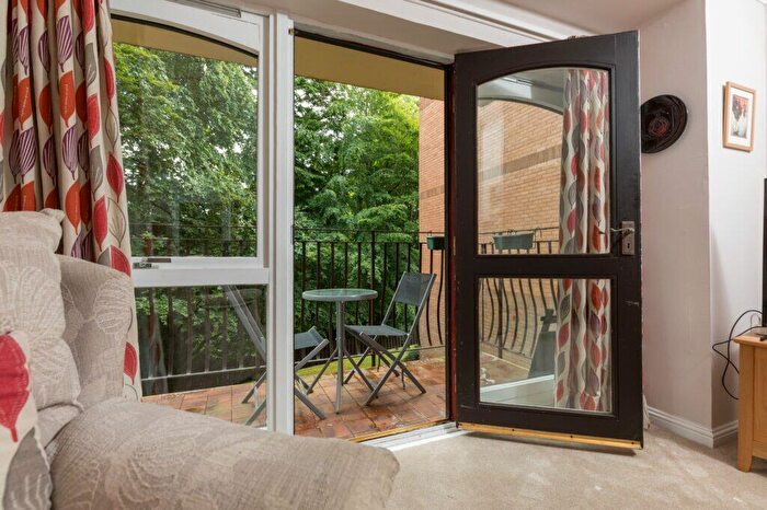 2 Bedroom Apartment For Sale In The Pines, Millholm Road, Cathcart, G44