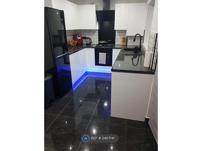 2 Bedroom End Of Terrace House To Rent In Brunshaw Road, Burnley, BB10