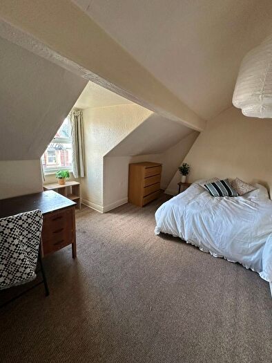 6 Bedroom Semi Detached House To Rent In Latchmere Road, Manchester, M14