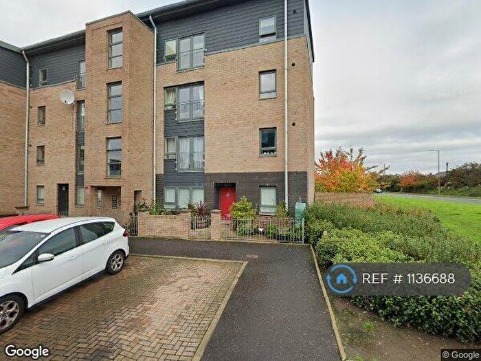 2 Bedroom Flat To Rent In West Pilton Way, Edinburgh, EH4