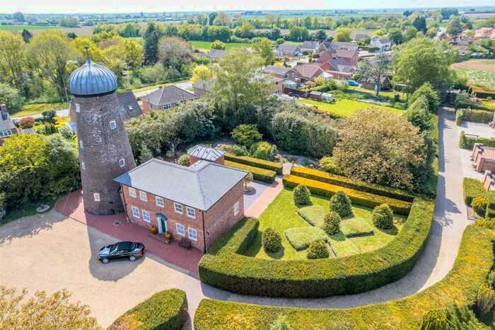 5 Bedroom Character Property For Sale In Holmes Road, Kirton End, Lincolnshire, PE20