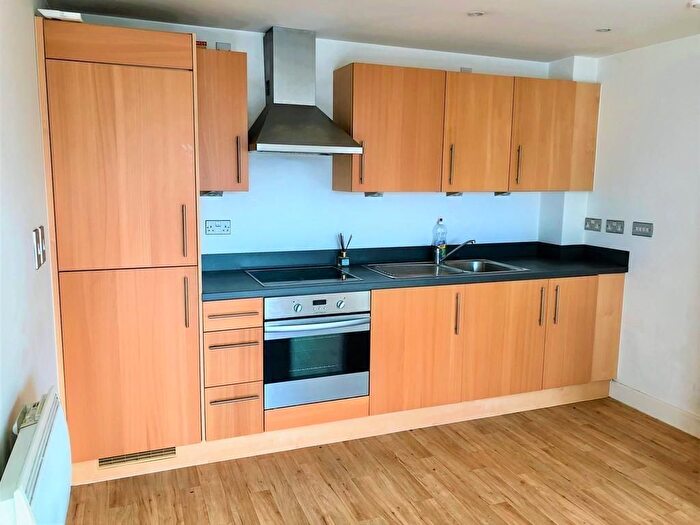 2 Bedroom Flat To Rent In Wolverhampton Street, Walsall, WS2