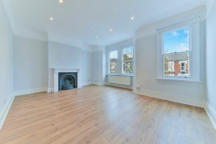 4 Bedroom Flat To Rent In Harlescott Road London, SE15