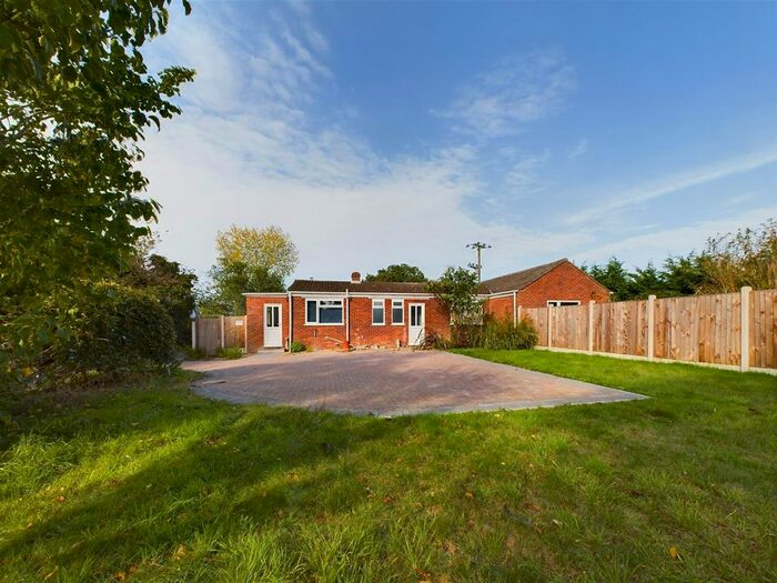 2 Bedroom Semi-Detached Bungalow For Sale In Aylmerton, Norwich, NR11