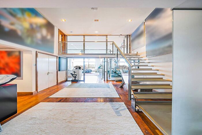 4 Bedroom Flat For Sale In Peterborough Road, Hurlingham, London, SW6