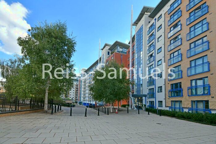 3 Bedroom Flat To Rent In Nova Building, Newton Place, Canary Wharf, London, E14