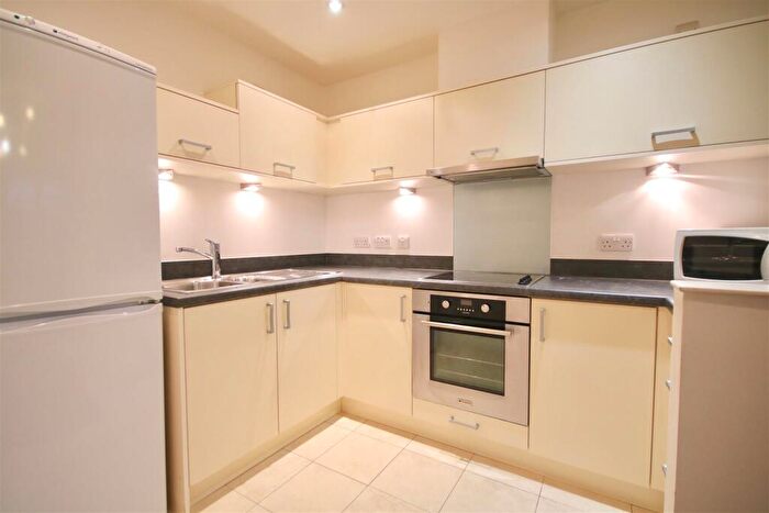 1 Bedroom Flat To Rent In Queen Street, Portsmouth, PO1