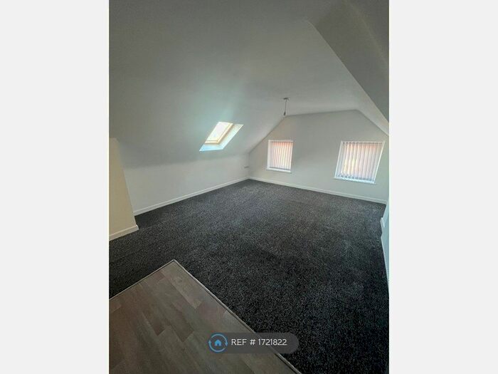 2 Bedroom Flat To Rent In Old Chester Road, Birkenhead, CH42