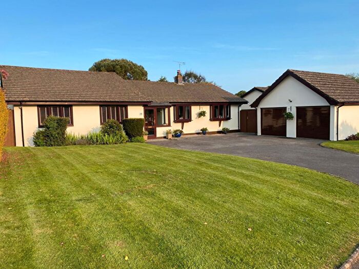 4 Bedroom Bungalow For Sale In Parsons Green, St. Florence, Tenby, SA70