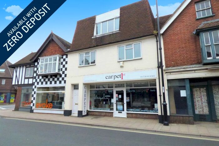 3 Bedroom Flat To Rent In Flat Arundel House, Rumbolds Hill, Midhurst, West Sussex, GU29