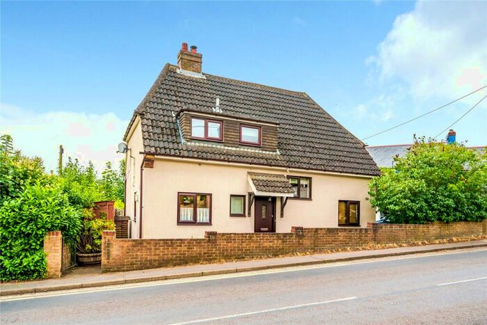 3 Bedroom House To Rent In Upper Hale Road, Farnham, GU9