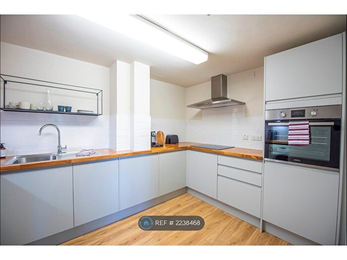 1 Bedroom Flat To Rent In Claverton Court, Chester, CH4
