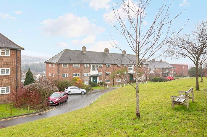 2 Bedroom Flat For Sale In Kingsdown Avenue, South Croydon, CR2