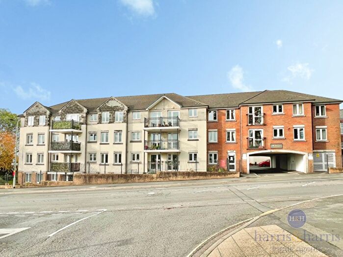 1 Bedroom Flat For Sale In West Street, Axminster, EX13