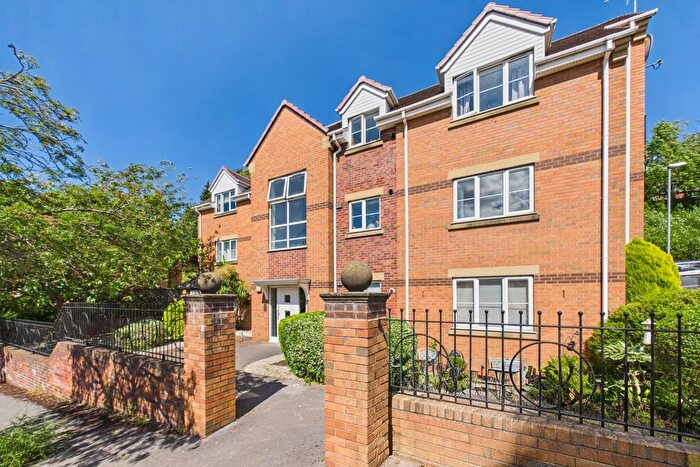 2 Bedroom Flat For Sale In Tadcaster Road, Woodseats, S8