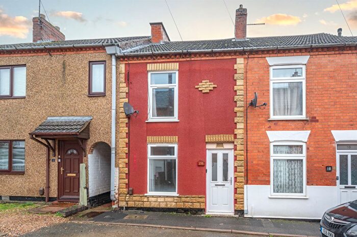 2 Bedroom Terraced House For Sale In Mansefield Close, Desborough, Kettering, NN14