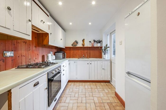 2 Bedroom Flat For Sale In East Dulwich Grove, East Dulwich, SE22