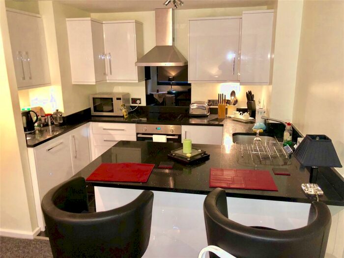 1 Bedroom Apartment To Rent In Britten Close, London, NW11