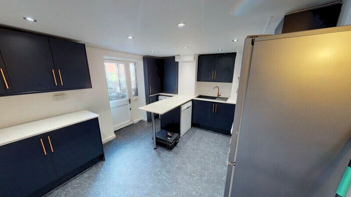 6 Bedroom Terraced House To Rent In Manor Drive, Leeds, West Yorkshire, LS6