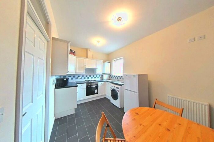 2 Bedroom Flat To Rent In Havelock Street, Loughborougjh, LE11