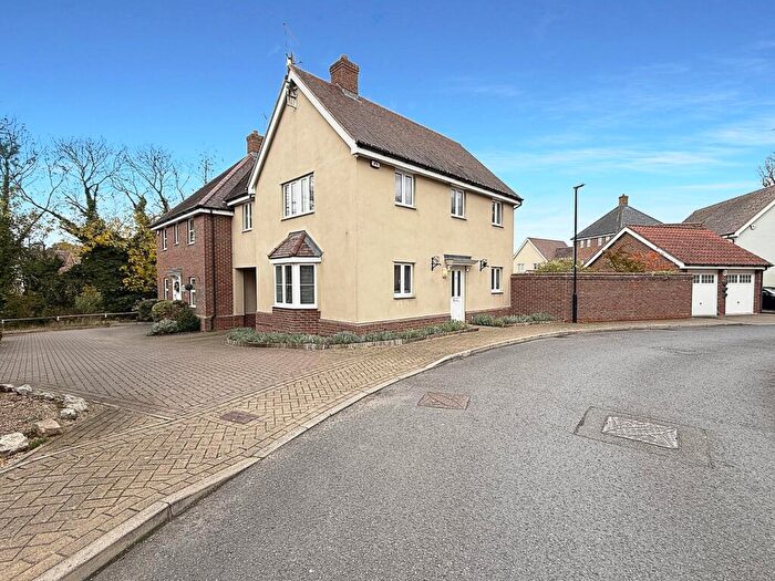4 Bedroom Link Detached House For Sale In Samuel Courtauld Avenue, Braintree, CM7